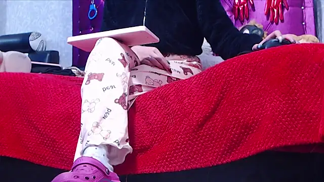 Snapshot of AyshaScott chatting on December 22, 2025, 12:46 pm AyshaScott online show from December 22, 2025, 12:46 pm