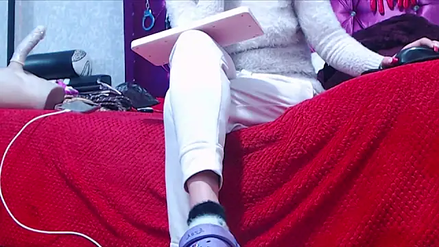 Snapshot of AyshaScott chatting on February 23, 2026, 12:35 pm AyshaScott online show from February 23, 2026, 12:35 pm