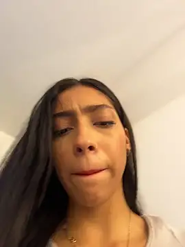 Ema azel online show from March 26, 2026, 1:49 pm