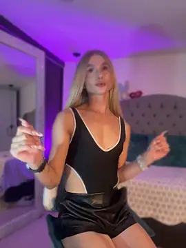 miaromanove ss online show from May 20, 2026, 3:24 am