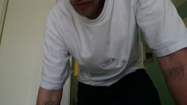 Snapshot of BIGWHITECOCKDOC36 chatting on October 4, 2025, 8:40 pm BIGWHITECOCKDOC36 online show from October 4, 2025, 8:40 pm