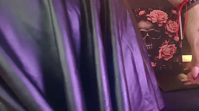 EvaaFoxxy1 online show from April 10, 2026, 12:10 pm