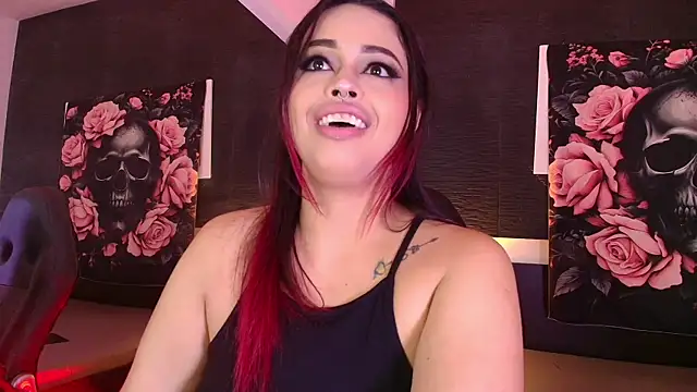 Snapshot of EvaaFoxxy1 chatting on April 19, 2026, 12:15 pm EvaaFoxxy1 online show from April 19, 2026, 12:15 pm