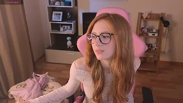 rara ruru online show from March 16, 2025, 9:49 am