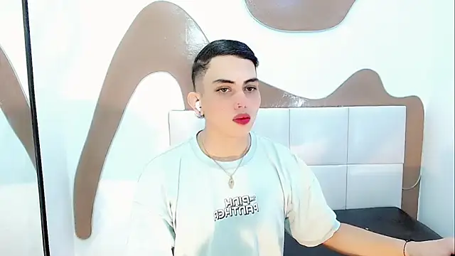 Daniela Pink  online show from April 9, 2026, 6:46 pm