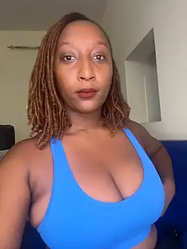 Snapshot of CarlaBeckky chatting on November 13, 2025, 8:46 am CarlaBeckky online show from November 13, 2025, 8:46 am