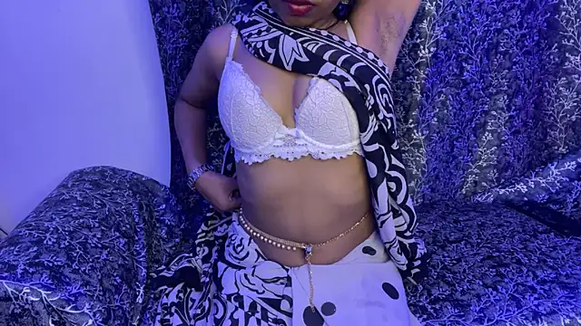 Snapshot of shuhana_ chatting on May 16, 2026, 5:04 am shuhana online show from May 16, 2026, 5:04 am