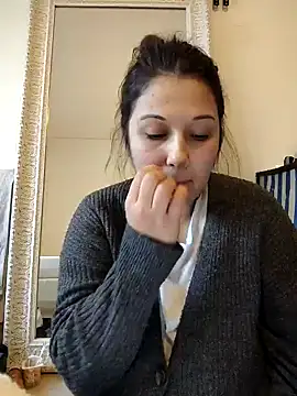 Snapshot of minette-sexy chatting on December 25, 2024, 3:06 pm minette-sexy online show from December 25, 2024, 3:06 pm