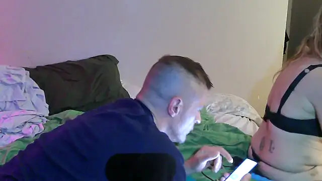 we8camgirl online show from October 27, 2025, 9:02 am