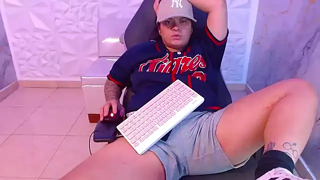 snowflake xxx online show from March 4, 2026, 4:40 am