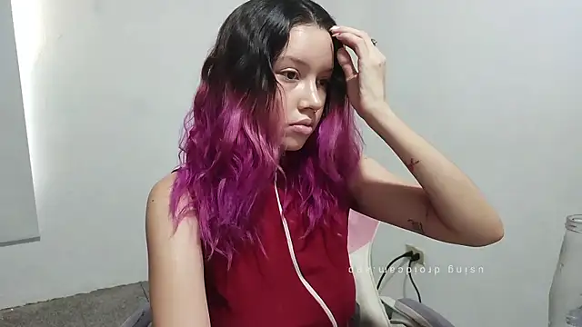 WandaDoll online show from December 17, 2025, 12:11 pm