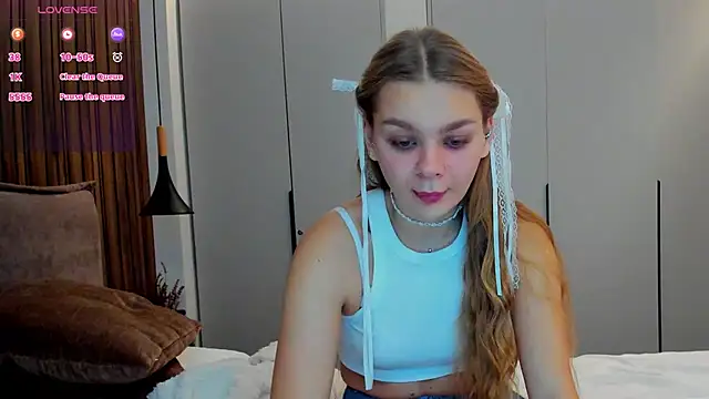 Molly sweetie online show from November 9, 2025, 7:17 am