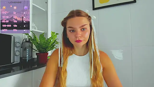 Molly sweetie online show from July 4, 2026, 6:30 am