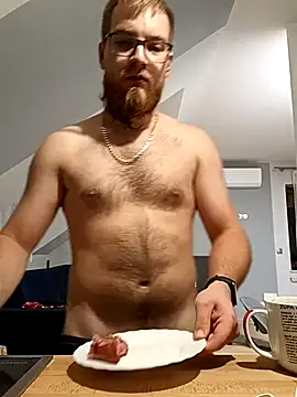 Snapshot of Sweet_bear69 chatting on September 16, 2025, 7:15 pm Sweet bear69 online show from September 16, 2025, 7:15 pm