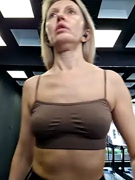 Snapshot of Miss____Mia_ chatting on February 1, 2025, 12:16 pm Miss Mia online show from February 1, 2025, 12:16 pm