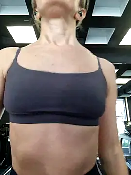 Snapshot of Miss____Mia_ chatting on February 12, 2025, 11:51 am Miss Mia online show from February 12, 2025, 11:51 am