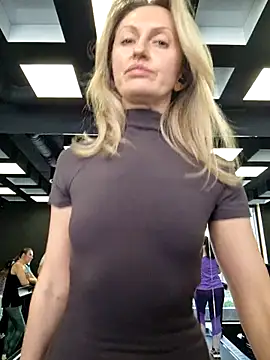 Snapshot of Miss____Mia_ chatting on February 26, 2025, 12:03 pm Miss Mia online show from February 26, 2025, 12:03 pm