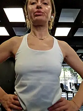 Snapshot of Miss____Mia_ chatting on November 17, 2025, 11:27 am Miss Mia online show from November 17, 2025, 11:27 am