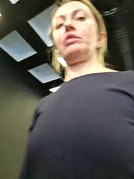 Snapshot of Miss____Mia_ chatting on November 24, 2025, 10:59 am Miss Mia online show from November 24, 2025, 10:59 am