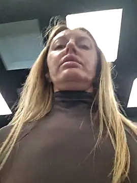 Snapshot of Miss____Mia_ chatting on November 25, 2025, 9:42 am Miss Mia online show from November 25, 2025, 9:42 am