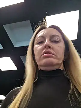 Snapshot of Miss____Mia_ chatting on December 15, 2025, 10:30 am Miss Mia online show from December 15, 2025, 10:30 am