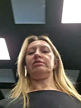 Snapshot of Miss____Mia_ chatting on December 16, 2025, 9:14 am Miss Mia online show from December 16, 2025, 9:14 am