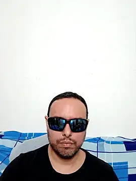 ElSunEagle online show from April 18, 2026, 2:26 am