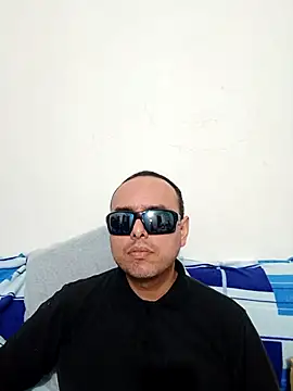 Snapshot of ElSunEagle chatting on June 13, 2026, 2:31 am ElSunEagle online show from June 13, 2026, 2:31 am