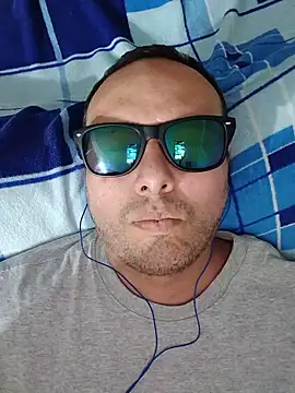 Snapshot of ElSunEagle chatting on July 2, 2026, 3:17 am ElSunEagle online show from July 2, 2026, 3:17 am