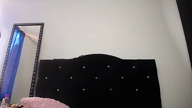 Snapshot of sweet_skylove_ chatting on April 18, 2026, 8:20 pm sweet skylove online show from April 18, 2026, 8:20 pm