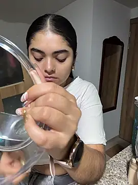 GiselOrtiz online show from December 4, 2025, 10:57 am