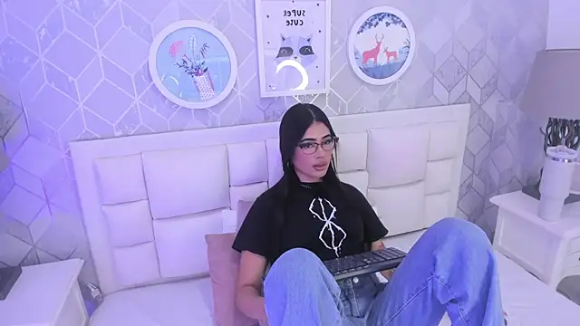 Jasmine55   online show from October 22, 2025, 7:46 pm