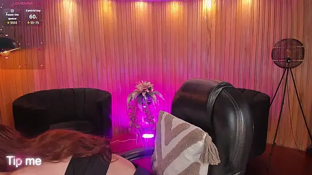 Snapshot of CorinneRusso chatting on December 15, 2025, 5:44 am CorinneRusso online show from December 15, 2025, 5:44 am