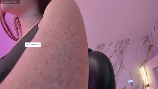 Snapshot of CorinneRusso chatting on April 26, 2026, 12:25 pm CorinneRusso online show from April 26, 2026, 12:25 pm