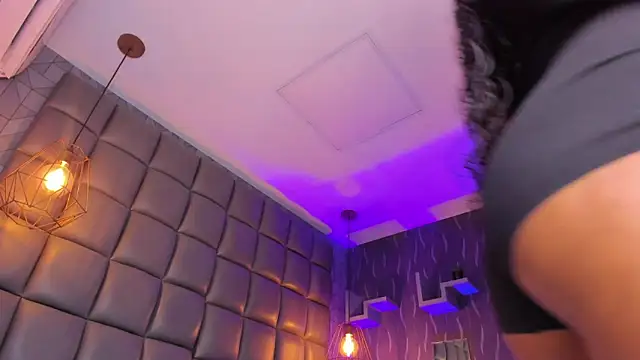 megan woll online show from September 22, 2025, 8:22 pm