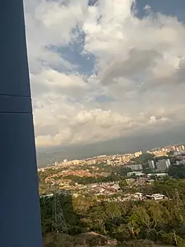 Leonarrrd 01 online show from February 8, 2025, 10:19 pm