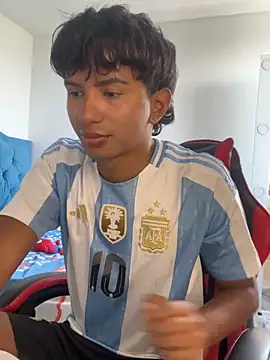 Leonarrrd 01 online show from November 22, 2025, 7:57 pm