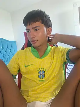 Leonarrrd 01 online show from December 16, 2025, 8:14 pm