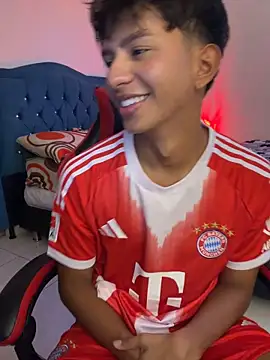 Leonarrrd 01 online show from April 27, 2026, 11:03 pm