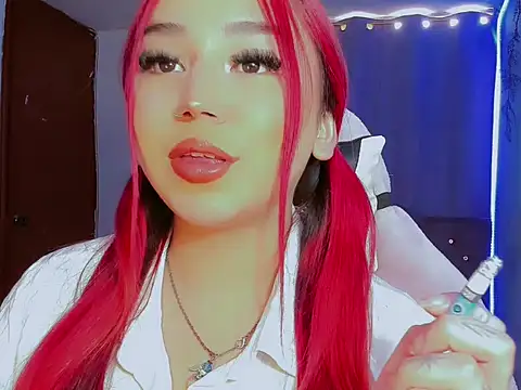 Snapshot of madisonx17 chatting on November 19, 2025, 8:20 pm madisonx17 online show from November 19, 2025, 8:20 pm