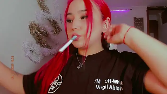 Snapshot of madisonx17 chatting on December 13, 2025, 9:20 pm madisonx17 online show from December 13, 2025, 9:20 pm