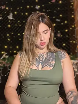 Snapshot of ValerieHilton chatting on December 28, 2024, 2:01 am ValerieHilton online show from December 28, 2024, 2:01 am