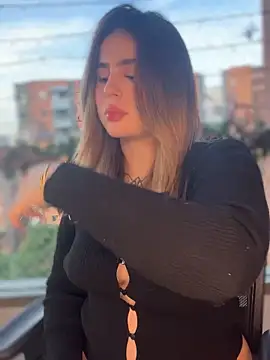 Snapshot of ValerieHilton chatting on January 13, 2025, 10:45 pm ValerieHilton online show from January 13, 2025, 10:45 pm