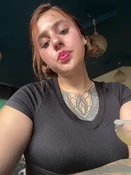 Snapshot of ValerieHilton chatting on March 1, 2025, 9:48 pm ValerieHilton online show from March 1, 2025, 9:48 pm