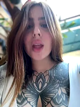 Snapshot of ValerieHilton chatting on September 15, 2025, 10:10 pm ValerieHilton online show from September 15, 2025, 10:10 pm