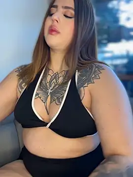 Snapshot of ValerieHilton chatting on October 25, 2025, 9:42 pm ValerieHilton online show from October 25, 2025, 9:42 pm