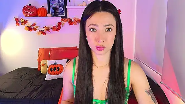 Snapshot of lilyy_evanss chatting on October 27, 2025, 9:19 pm lilyy evanss online show from October 27, 2025, 9:19 pm