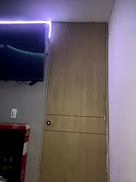 danielagh29 online show from December 15, 2025, 6:39 am