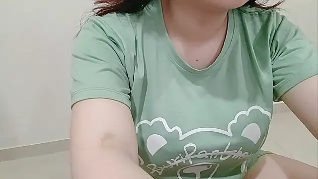 Milajinxi online show from April 16, 2026, 1:06 am