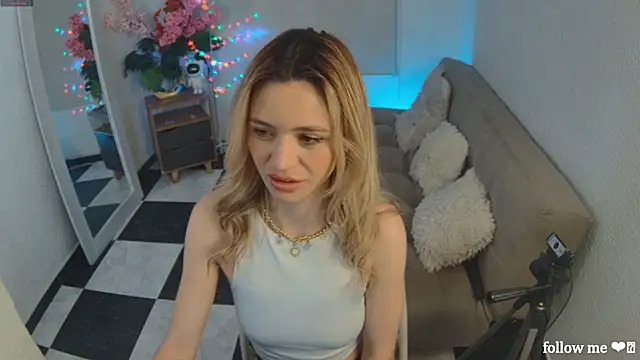 Lucy Princes online show from January 8, 2026, 3:31 am